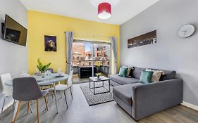 Host & Stay - Campbell Square Roof Terrace Apartment